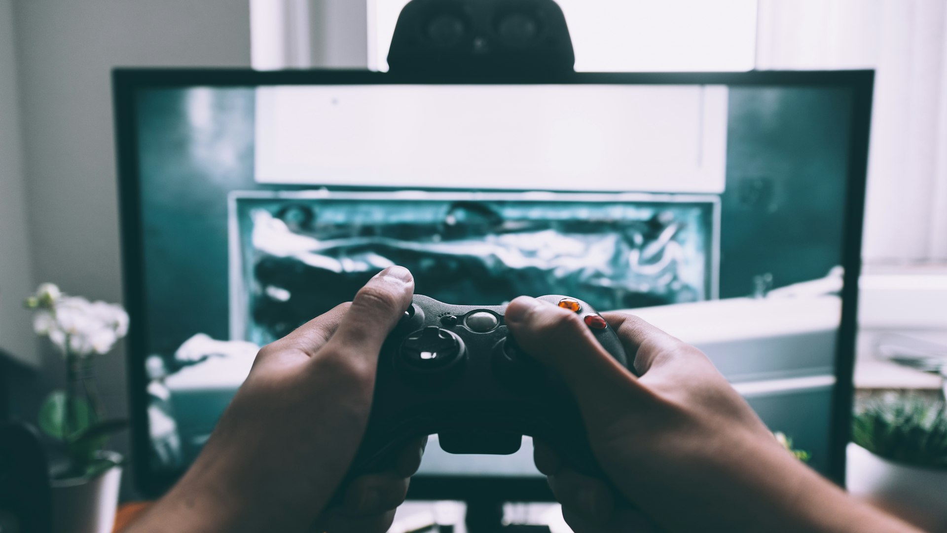 Widescreen game world at dusk